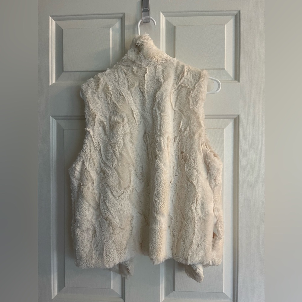 Soft Shearling Vest - image 2
